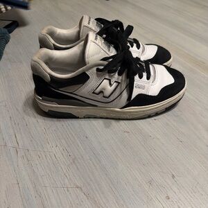 New Balance Men's Black and White 550 Sneakers